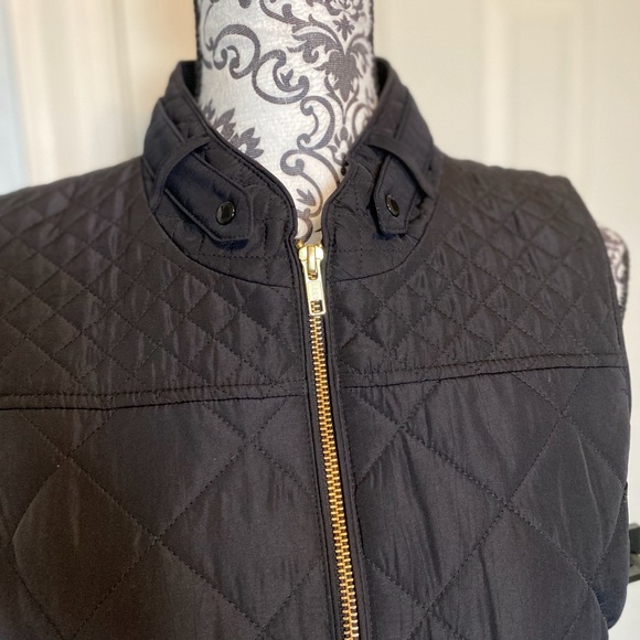 Crown & Ivy Black vest, women’s M NWT - Picture 2 of 7